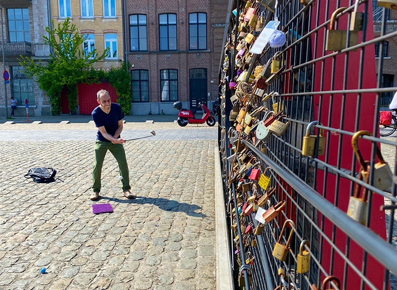 City Golf aan de Antwerp Love Locks op het Eilandje