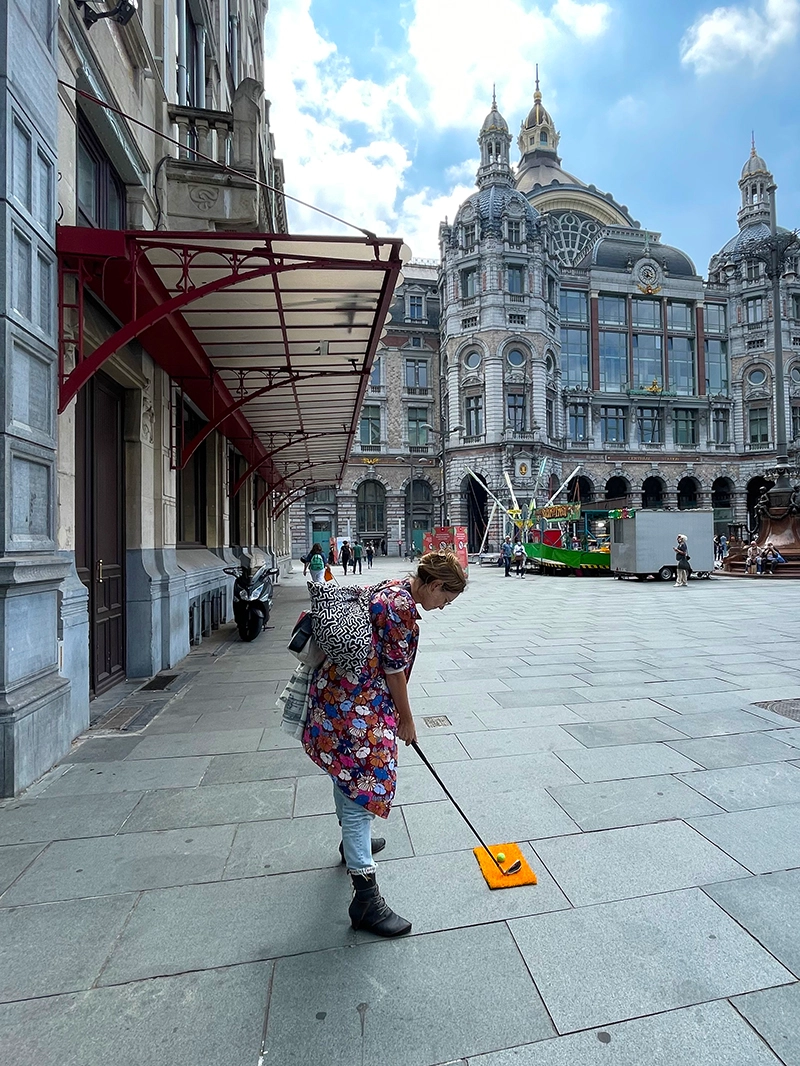 Stadsgolf aan het centraal station Astridplein in Antwerpen