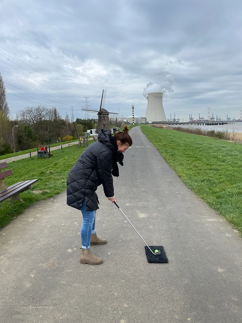 Actie tijdens een teambuilding met city golf in Doel