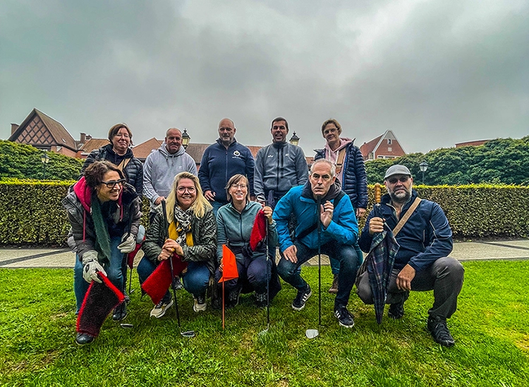 Groepsfoto Ronse tijdens stadsgolf groepsactiviteit